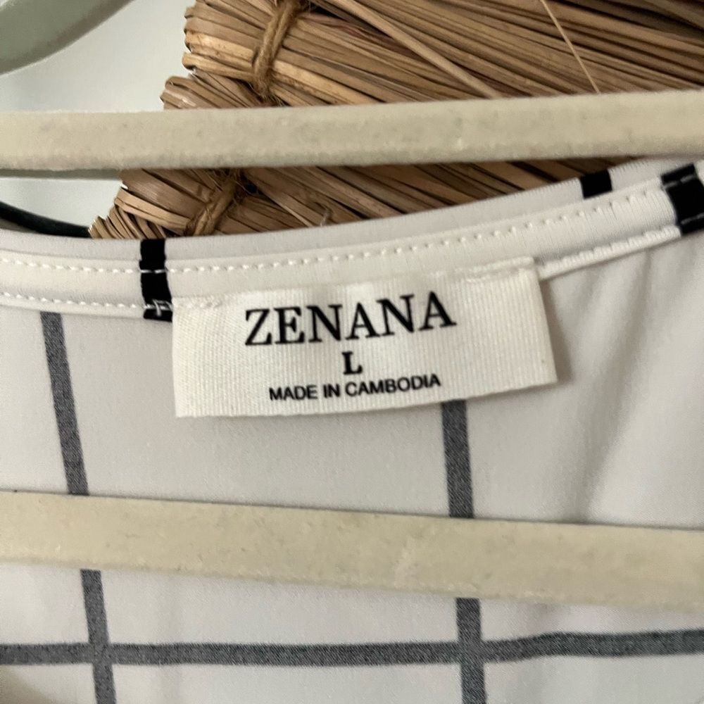 Zenana wide strapped tank top - Picture 2 of 3